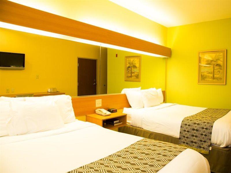 Microtel Inn & Suites By Wyndham Panama City Exterior foto